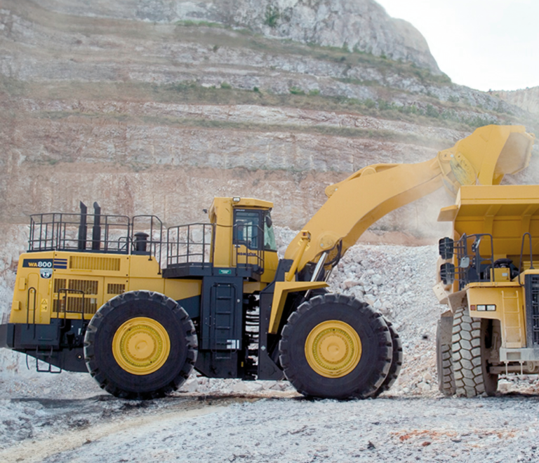 Komatsu WA800-1